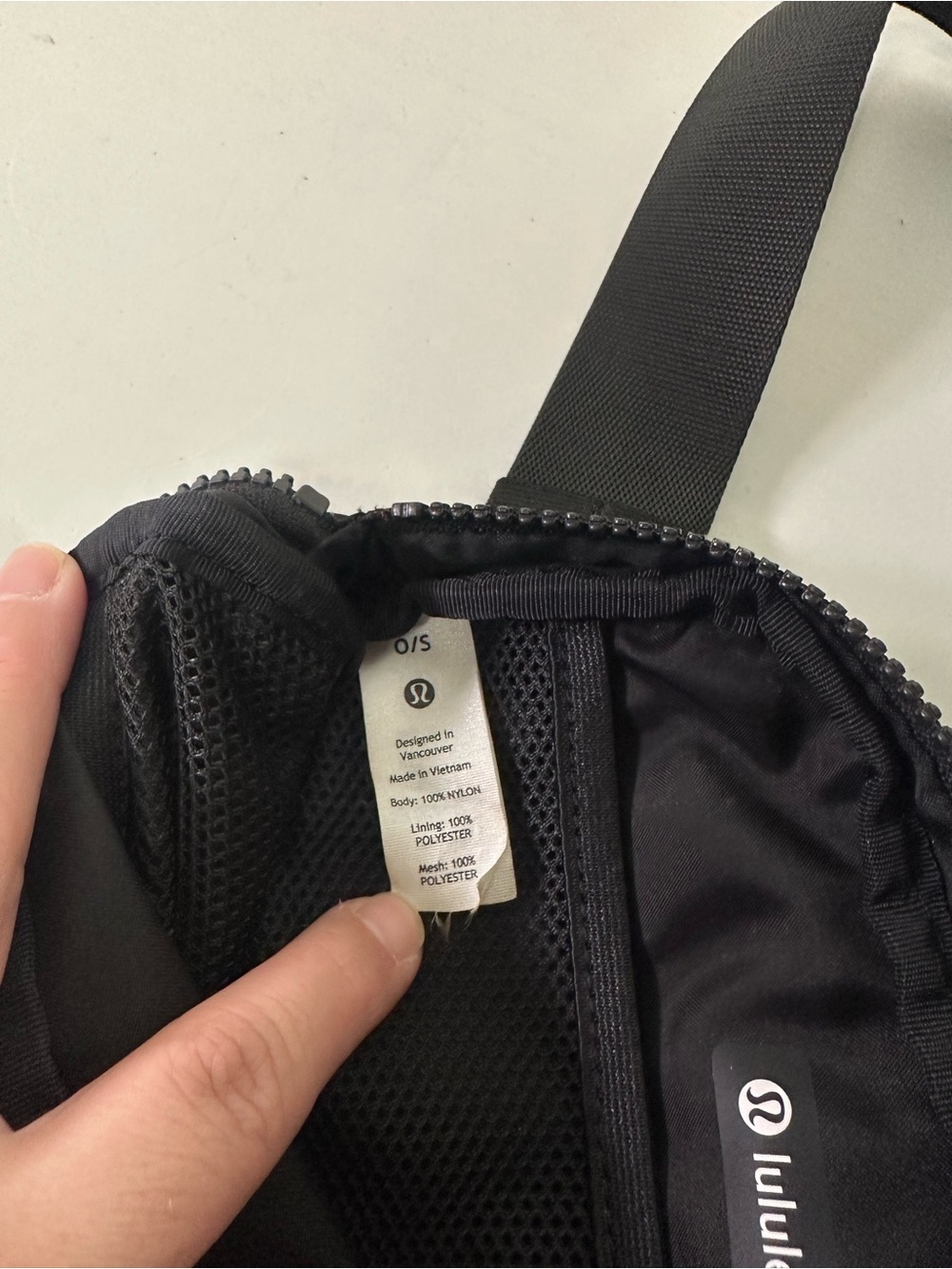 Lululemon Classic Black Everywhere Water Repellent Adjustable Belt Bag 1L - Picture 11 of 11